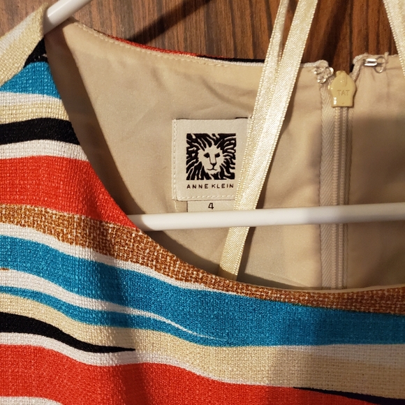 Clothes - Picture 5 of 8